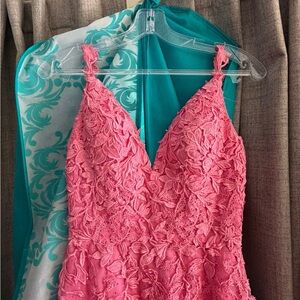 Sherri Hill Pink Lace V-Neck Prom Dress
